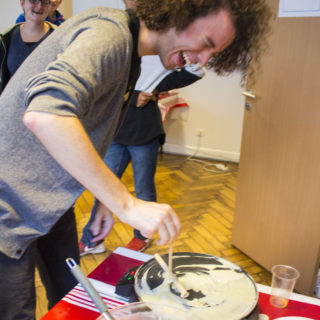 Making (or trying to make) crêpes