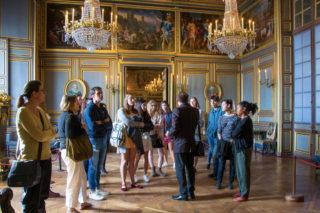Fall students at Château de Fontainebleau