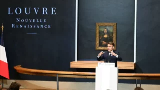 870x489_sc_macron-au-louvre